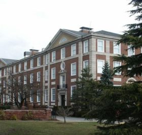 Trường Đại học Adelphi - Mỹ
