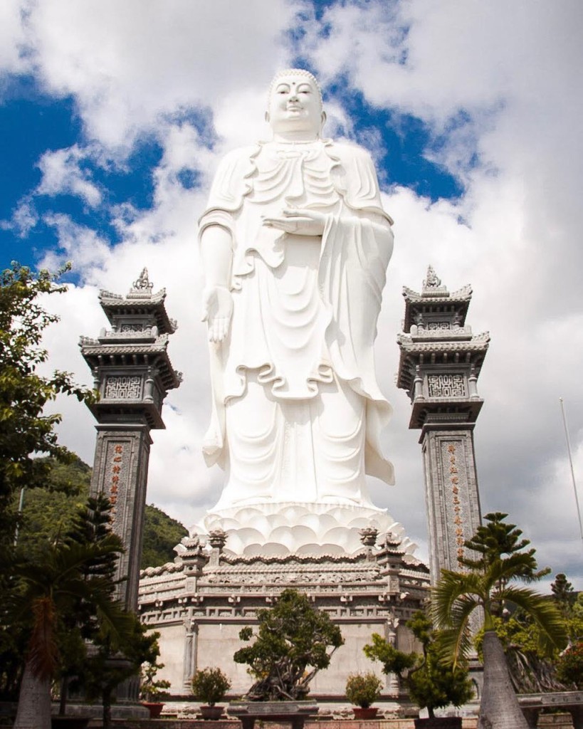 Chùa Đá Lố sở hữu tượng Phật A Di Đà cao nhất Việt Nam